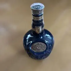ロイヤルサルート 21年 青陶器 1L 古酒 箱袋付 - メルカリ
