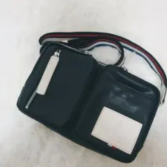【美品】CASTELBAJAC カステルバジャック ブラックショルダーバッグのサムネイル
