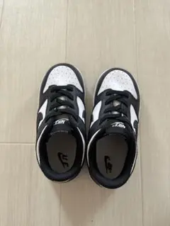 【美品】NIKE キッズ スニーカー ブラック/ホワイト