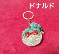 ドナルドダック　キーホルダー　ラインストーン