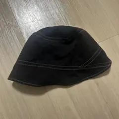 黒のバケットハット ステッチデザイン
