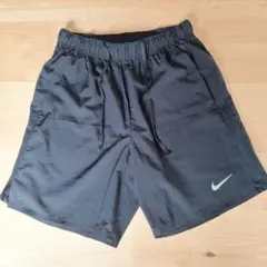 NIKEドライフィットハーフパンツのサムネイル