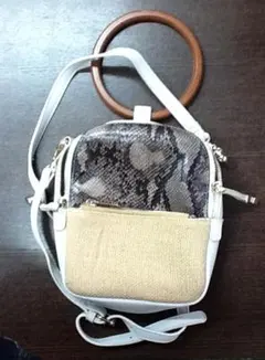 ヘビ柄ショルダーバッグ nouer