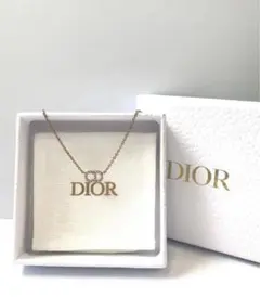 Dior ロゴネックレス