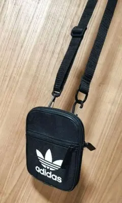 adidas Originals ショルダーバッグ ミニバッグのサムネイル