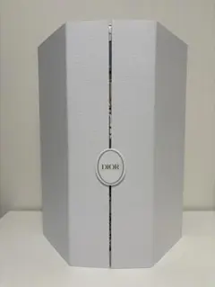 Dior アドベントカレンダー2021 箱のみ ディオール」アドヴェントカレンダー発売、花々に囲まれた