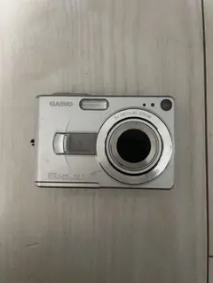 CASIO EXILIM 10.1メガピクセル コンパクトデジタルカメラ - メルカリ