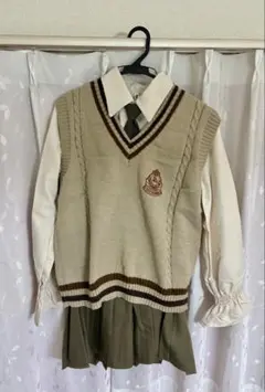 なんちゃって制服　4点セット（ブラウス、ネクタイ、ベスト、スカート）　学生服風