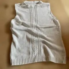 グレージュ　ケーブル編み ニットベスト L ニューヨーカー