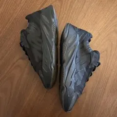 Adidas Yeezy Boost 700 MNVN "black"