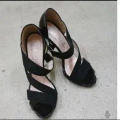 黒 ストラップオープントゥハイヒール