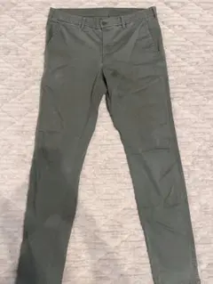 UNIQLO チノパン(カーキ)