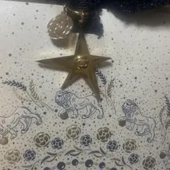 ★値下★2025 シャネルホリデーチャーム2個セット　サンプル化粧水等付