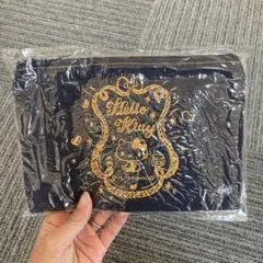 【新品・未使用】サンリオ ★ Hello Kitty デニムポーチ　人気