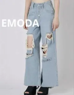 EMODA ダメージブーツカットデニムライトブルーのサムネイル