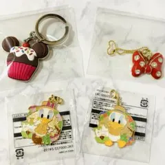 2026年最新】ディズニー ピン キーホルダーの人気アイテム - メルカリ