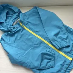 フード付き　ウィンドブレーカー