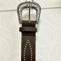 スタッズビジュー付きブラウンベルト