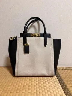 COACH レザーハンドバッグ