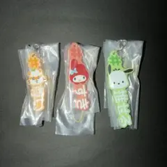 ハッシュタグつけるサンリオ ガチャガチャ 推しと一緒につけるラバー ストラップ