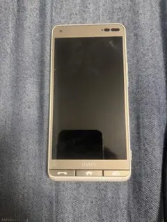 BASIO スマートフォン ゴールド