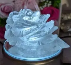 水晶の薔薇のカービング　台座付き