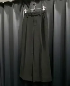 黒 ワイドパンツ