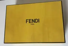 FENDI スニーカーのサムネイル