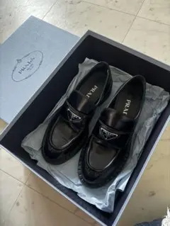 PRADA ブラック ローファー