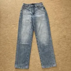 ユニクロ　ハイライズストレートジーンズ
