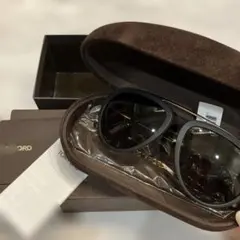 激レアTom Ford ネクタイピン トムフォード 、サングラスカフスレザー財布 激レアTom Ford ネクタイピン トムフォード 、サングラスカフスレザー