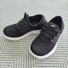 未使用美品！GAP（ギャップ） ブラック キッズスニーカー　17cmのサムネイル