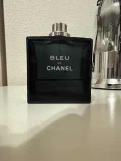 CHANEL BLEU DE CHANEL オードゥ トワレット 50mlのサムネイル