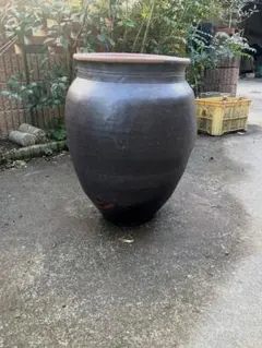 昭和レトロ。アンティーク陶器製焦茶の水鉢 円筒形63センチ。