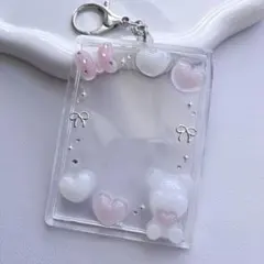 トレカキーホルダー　トレカケース　レジンデコ　ピンク　ホワイト　くま　アニマル