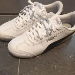 PUMA ホワイト ブラック スニーカー