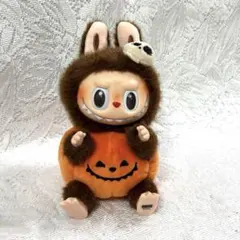 ラブブ ハッピーハロウィンパーティー おすわりパンプキン ぬいぐるみペンダントのサムネイル