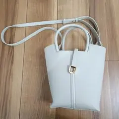 ライトグレー ショルダーバッグ ハンドル付き