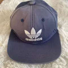 adidasオリジナルスネイビーキャップ
