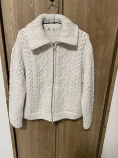 GU アイボリー ケーブル編み ジップアップ セーター L