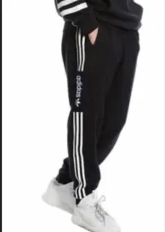 アディダス SPRT コンフォート スリーストライプス スウェットパンツ　極美品
