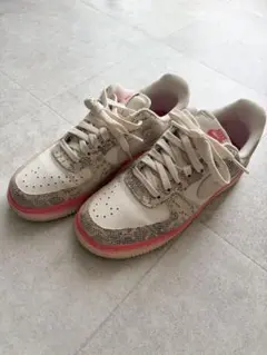 NIKE AIR FORCE 1 スネークスキン ピンクグラデーションのサムネイル