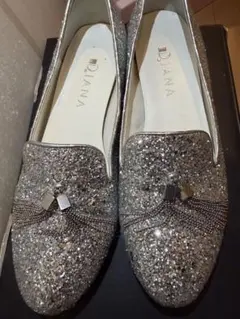 DIANA シルバー フラットシューズ グリッター