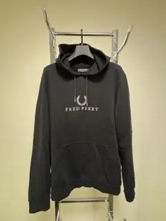【FRED PERRY】ブラック パーカー Mのサムネイル