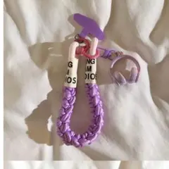 新品未使用　パープル ヘッドフォン型チャーム付き　　キーホルダー　じゃらじゃら