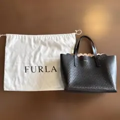 FURLA スカラップデザイン ハンドバッグ ブラック×ピンク