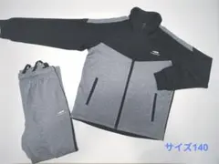 ジャージ　上下セット グレー　 サイズ140
