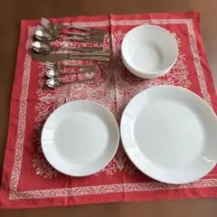 IKEA 食器セット カトラリー 10本　プレート ボウル　12枚のサムネイル