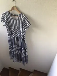 青と白のストライプ 半袖ワンピース　ローズバッド　フリーサイズ　裏地付　ブルー系