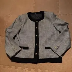 テーラードジャケット ブラックとホワイト チェック柄